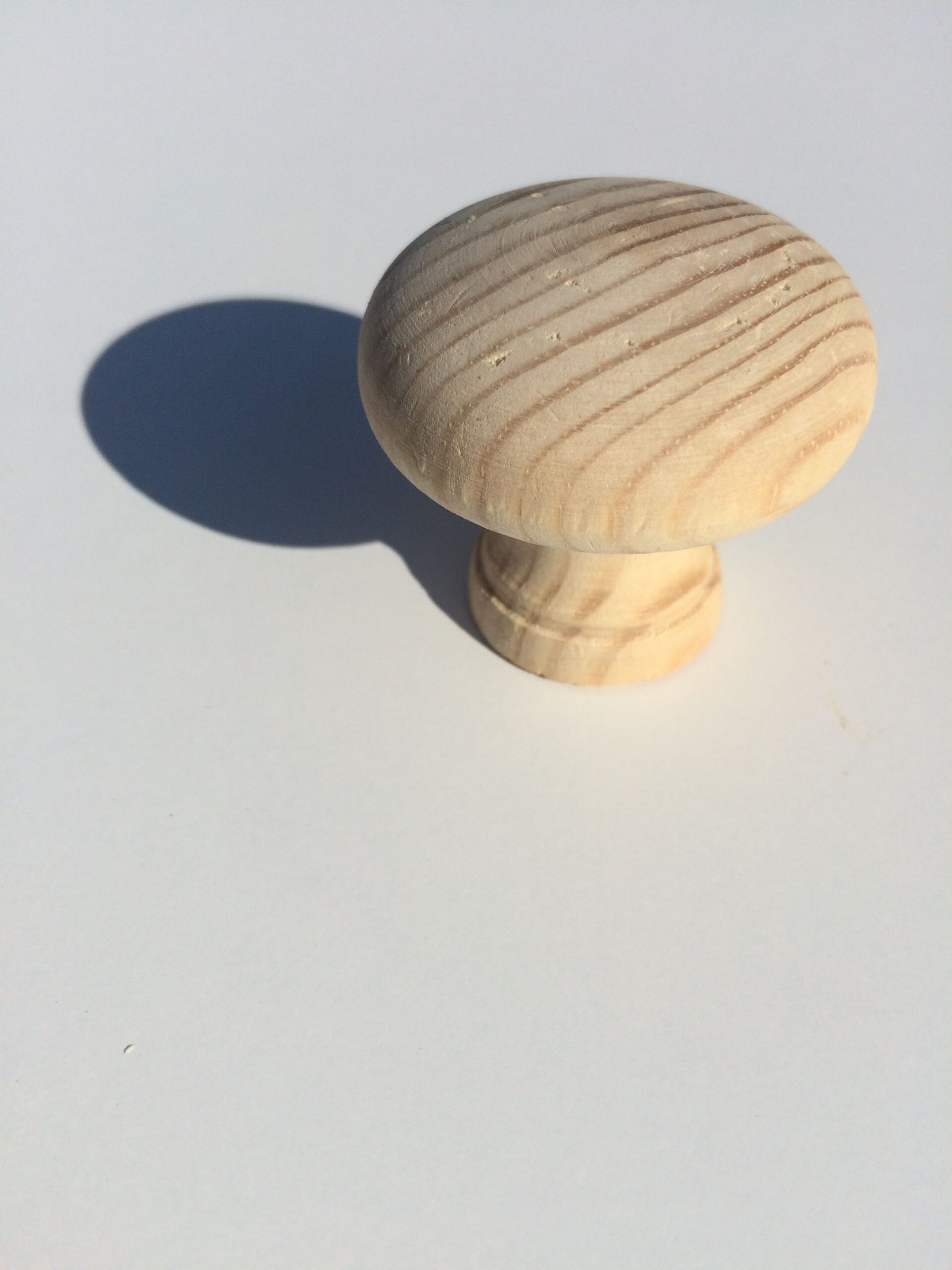 Tessa nuppivedin 40mm – puuvalmis mänty
